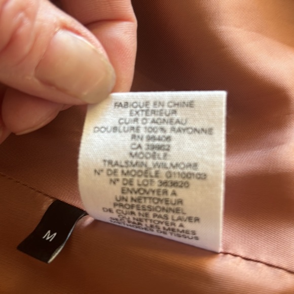 COPY - Theory Woman’s Pink Lamb Leather Moto Jacket in very good used condition… - Picture 5 of 8